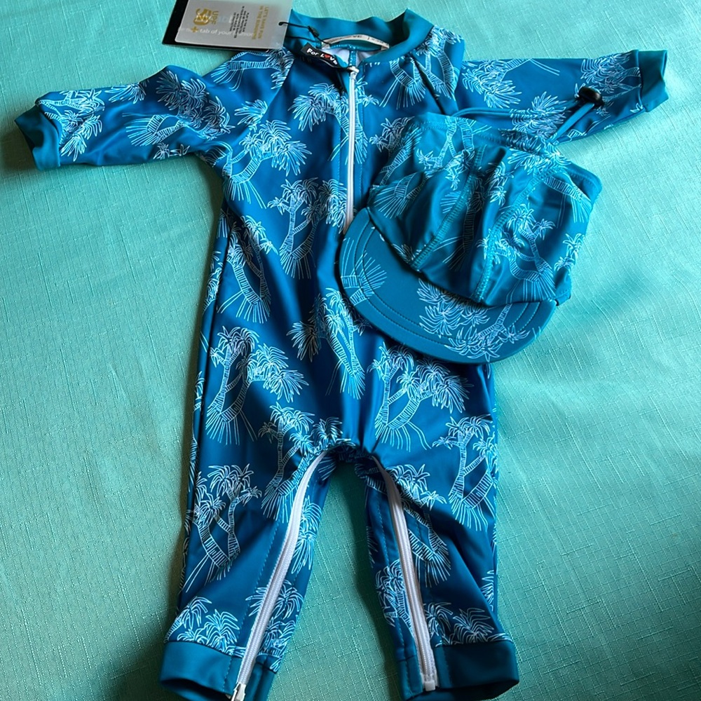 NWT Baby boys swimsuit rashguard 0-6 months